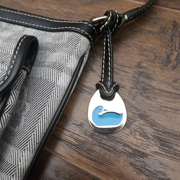 DOONEY & BOURKE Monogram‎ Canvas With Leather Strap Crossbody Purse Black Gray - Picture 4 of 10